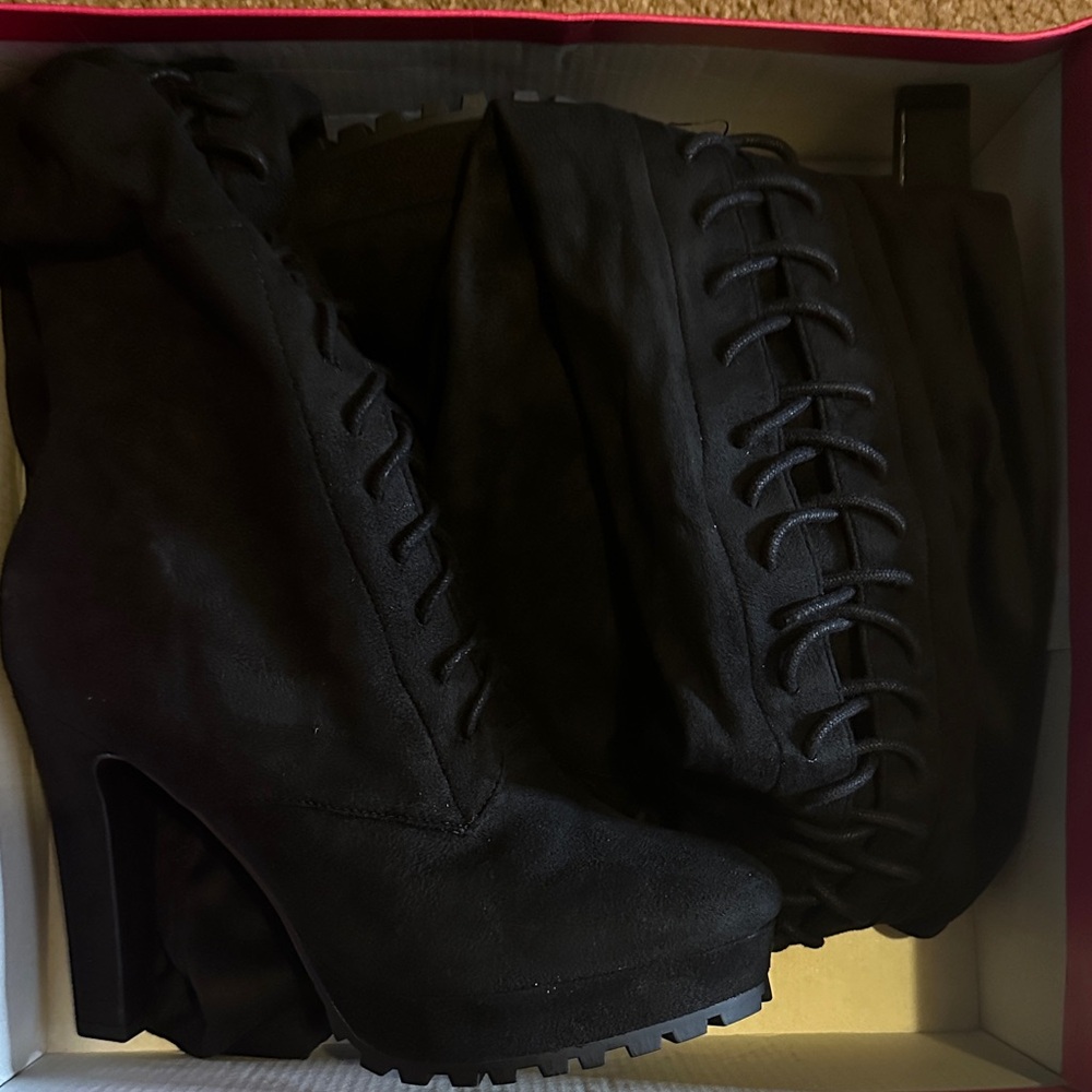 Shoe Dazzle Boots Women’s